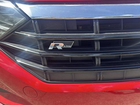 Used 2019 Volkswagen Jetta R-Line FWD image 4