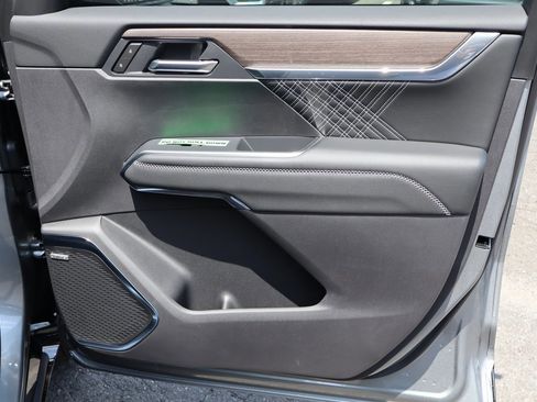 New 2025 GMC Acadia Denali w/ LPO, Floor Liner Package image 26