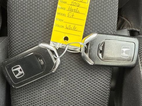 Used 2016 Honda Fit EX image 34