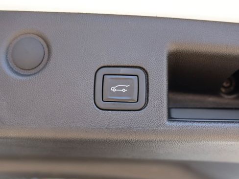 Used 2024 Chevrolet Equinox LT FWD image 20