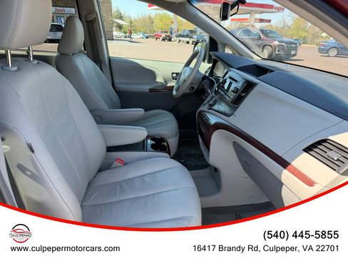 Used 2013 Toyota Sienna XLE image 15