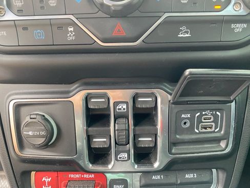 Used 2021 Jeep Wrangler Unlimited Rubicon 4xe w/ Cold Weather Group AWD/4WD image 21