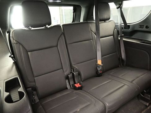 Used 2024 Chevrolet Suburban Z71 w/ Z71 Off-Road Package image 35