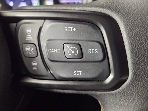 Used 2024 Jeep Wrangler Unlimited AWD/4WD image 16