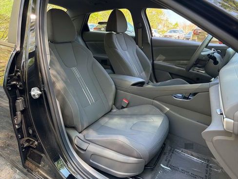 Certified 2023 Hyundai Elantra SEL w/ Convenience Package FWD image 9