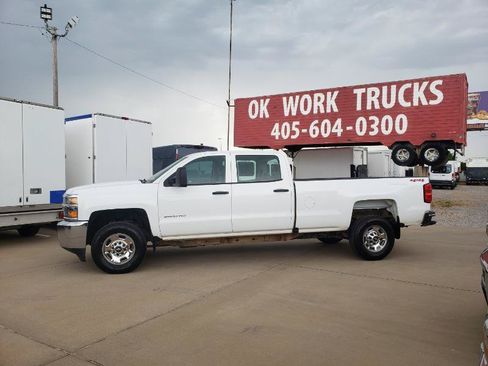Used 2019 Chevrolet Silverado 2500 W/T w/ Snow Plow Prep Package AWD/4WD image 2