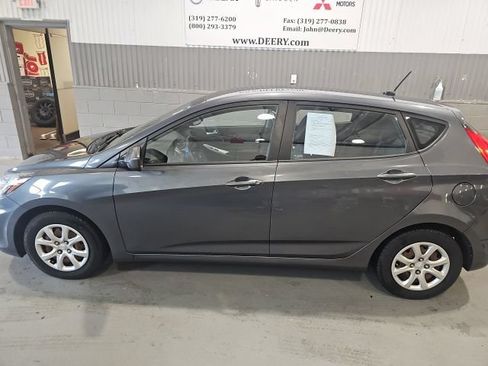 Used 2013 Hyundai Accent GS FWD image 6
