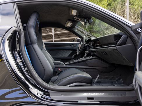 Certified 2025 Porsche 911 GT3 RS image 67