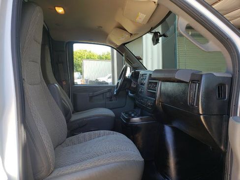 Used 2020 Chevrolet Express 3500 w/ Power Convenience Package RWD image 21