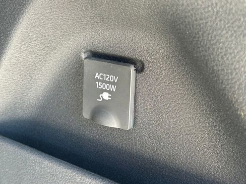 Used 2025 Toyota Sienna Platinum image 16