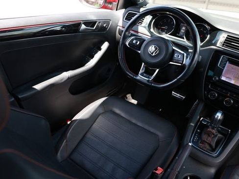 Used 2017 Volkswagen Jetta GLI FWD image 23