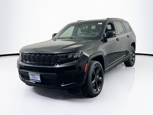 Used 2023 Jeep Grand Cherokee L Altitude image 1