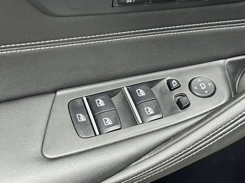 Used 2022 BMW 530e w/ Premium Package image 13