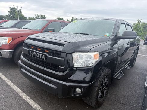 Used 2016 Toyota Tundra SR5 w/ TRD Off Road Package AWD/4WD image 33