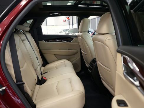 Used 2017 Cadillac XT5 Luxury w/ Driver Awareness Package AWD/4WD image 14