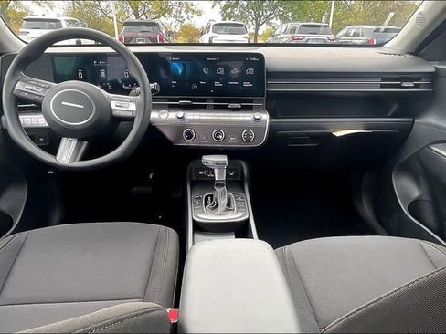 New 2026 Hyundai Kona SE image 5