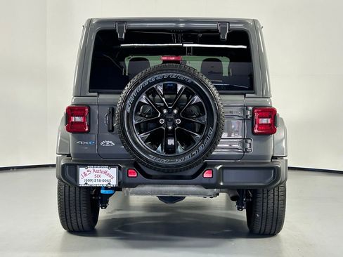 Used 2023 Jeep Wrangler Unlimited Sahara w/ Cold Weather Group AWD/4WD image 6