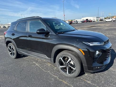 Used 2023 Chevrolet TrailBlazer RS w/ Convenience Package FWD image 3