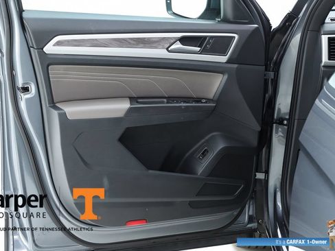 Used 2023 Volkswagen Atlas Cross Sport SE w/ Panoramic Sunroof Package FWD image 18