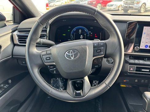 Used 2025 Toyota Camry SE FWD image 15