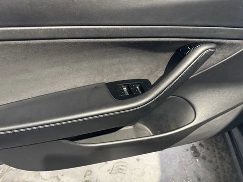 Used 2020 Tesla Model 3 Standard Range Plus image 12