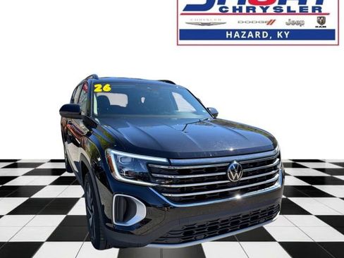 Used 2026 Volkswagen Atlas SE image 1