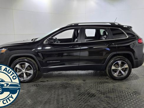Used 2019 Jeep Cherokee Limited w/ Trailer Tow Group image 5