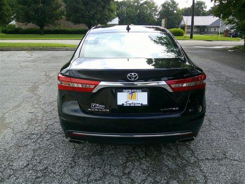 Used 2016 Toyota Avalon Limited w/ Toyota Safety Sense Package FWD image 4
