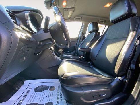 Used 2021 Chevrolet Trax LT w/ Driver Confidence Package image 9