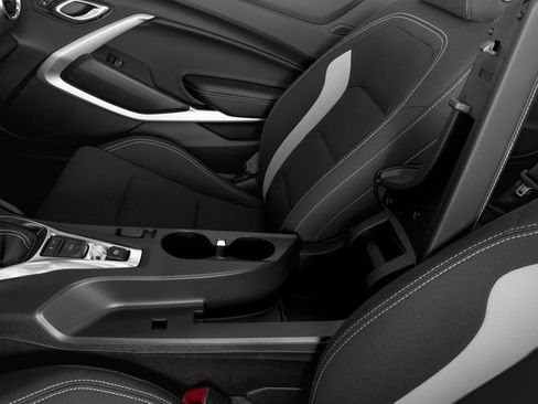 Used 2017 Chevrolet Camaro LT RWD image 18