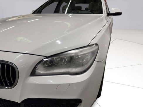 Used 2014 BMW 750i image 10