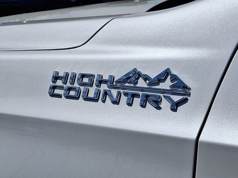 Certified 2023 Chevrolet Suburban High Country AWD/4WD image 34