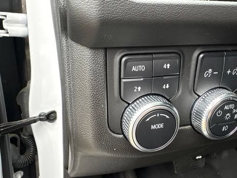 Used 2022 GMC Yukon SLT w/ SLT Luxury Package AWD/4WD image 14