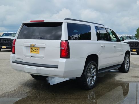 Used 2018 Chevrolet Suburban LT AWD/4WD image 3