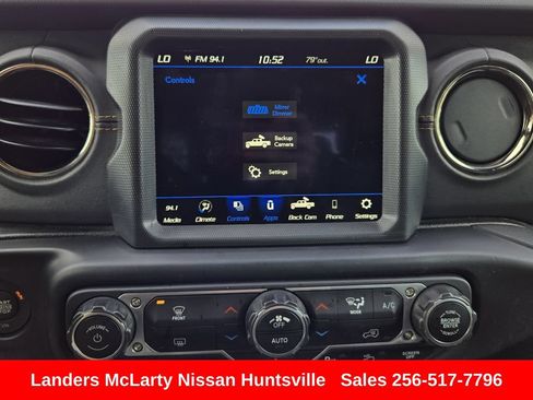 Used 2023 Jeep Gladiator Overland AWD/4WD image 19