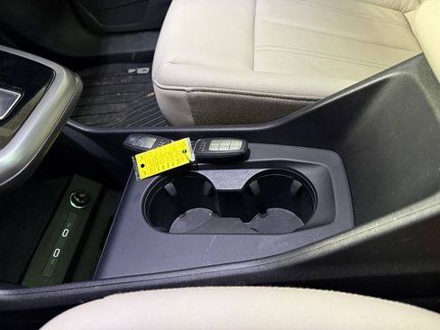 Used 2024 Audi Q4 e-tron Prestige image 15