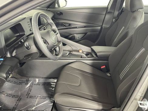 Used 2025 Hyundai Elantra Sport FWD image 2