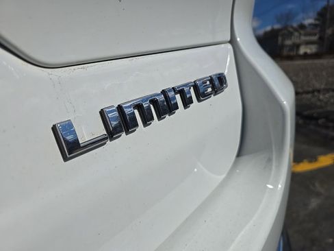 Certified 2023 Jeep Grand Cherokee Limited AWD/4WD image 10
