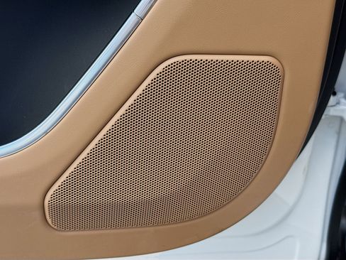 Used 2025 Land Rover Range Rover SE image 22