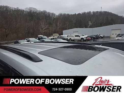 Used 2025 Jeep Grand Cherokee L Altitude image 4