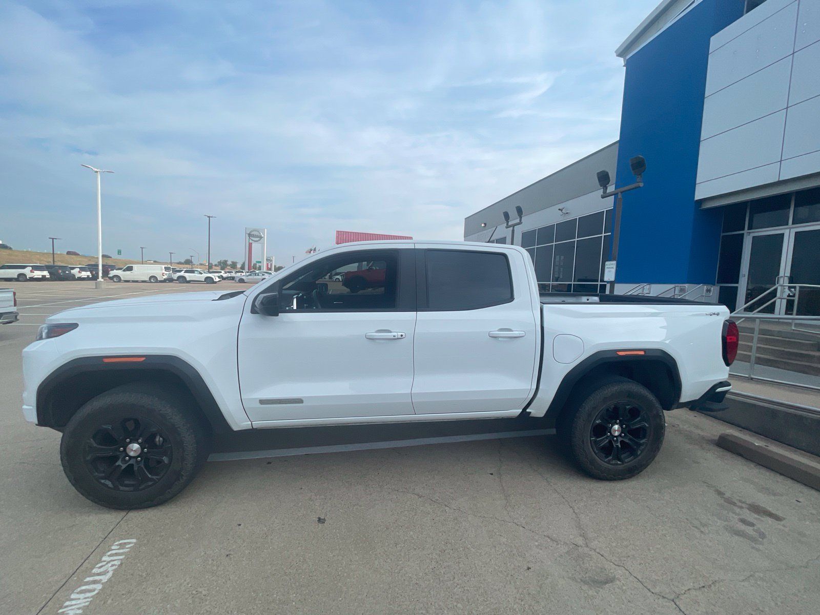 Used 2024 GMC Canyon Elevation w/ Convenience Package AWD/4WD image 3