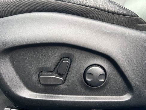 Used 2025 Jeep Compass Limited image 10