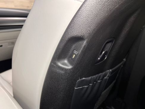 Used 2025 Kia Telluride S AWD/4WD image 19