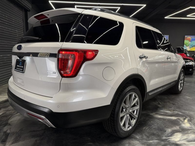 Used 2016 Ford Explorer Limited w/ Equipment Group 303A AWD/4WD image 5