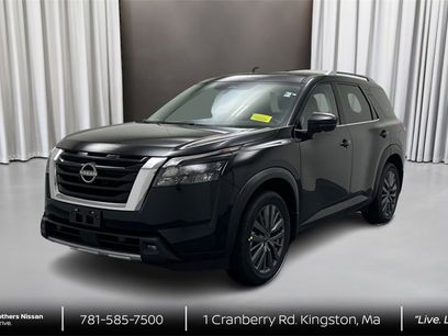 New 2025 Nissan Pathfinder SL w/ SL Premium Package