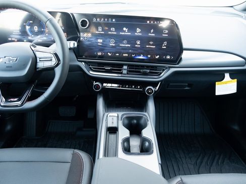 New 2025 Chevrolet Equinox EV RS w/ LPO, All-Weather Mat Package AWD/4WD image 18