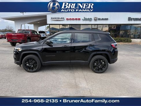 New 2026 Jeep Compass Latitude image 8
