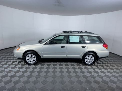 Used 2005 Subaru Outback 2.5i image 5