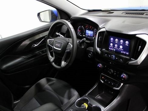 Used 2024 GMC Terrain SLE w/ Driver Convenience Package image 29