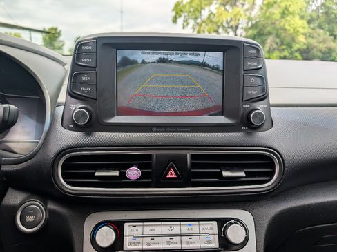 Used 2021 Hyundai Kona Limited FWD image 25
